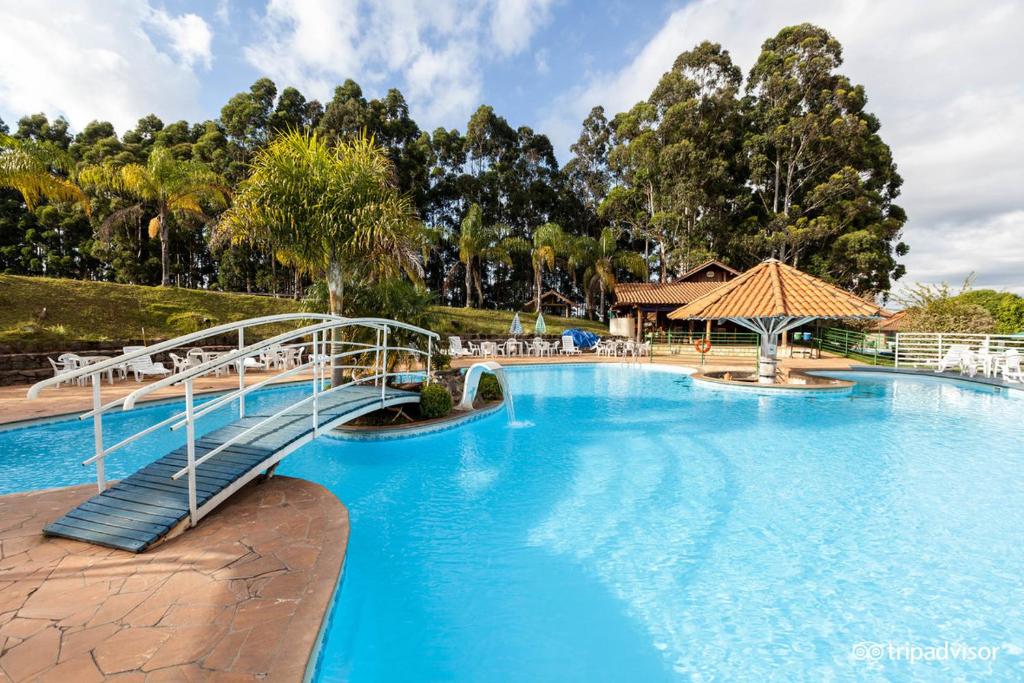 piscina do Hotel Fazenda Poços de Caldas uma das opções de pousadas em Poços de Caldas