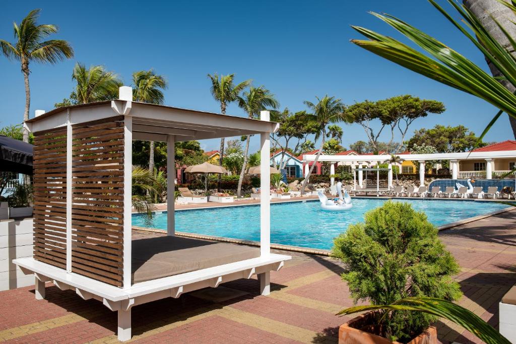 piscina  do Livingstone Jan Thiel Resort