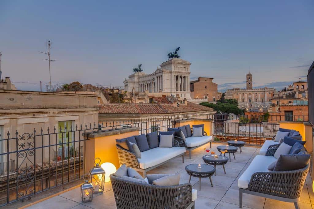 terraço com vista do Otivm Hotel uma das opções de hotéis em Roma