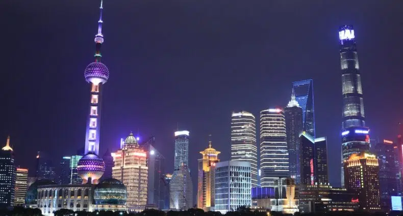 Arranha-céus em Xangai, ilustrando post de seguro viagem Xangai