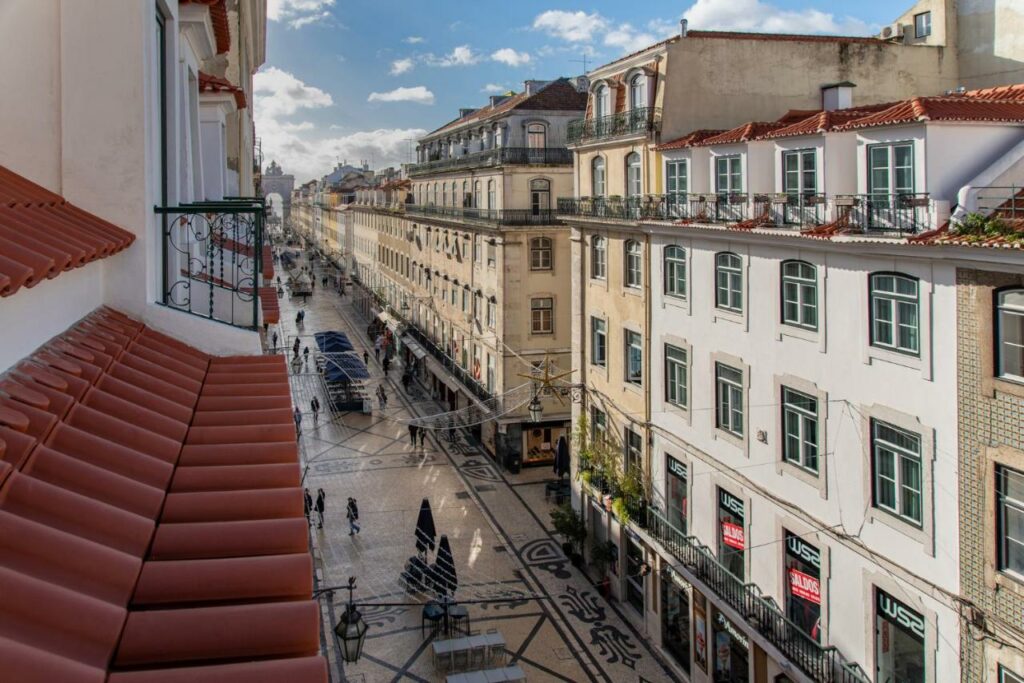 Vista da Rua Augusta a partir de um dos hotéis em Lisboa, o Be Poet Baixa Hotel