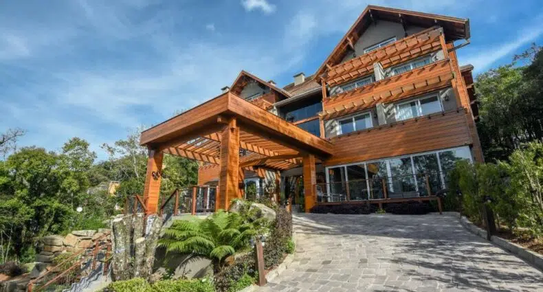 Entrada do Hotel Refugio da Montanha