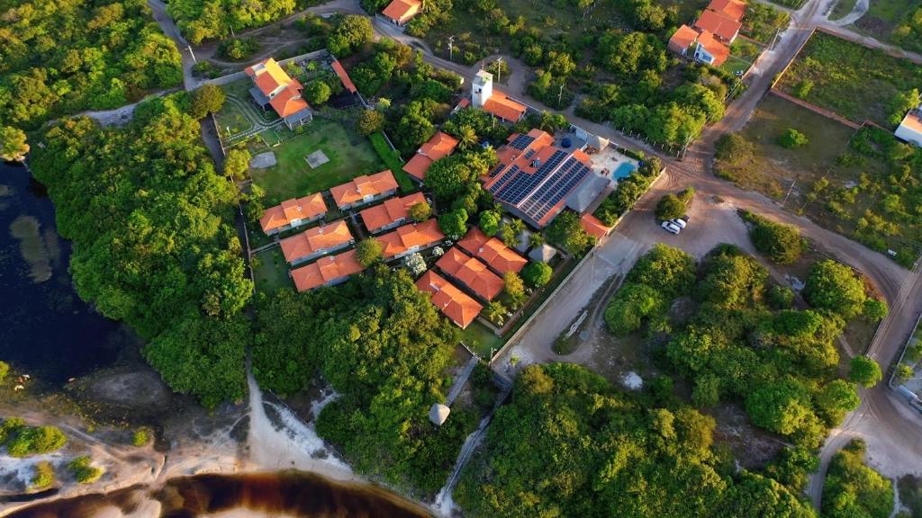 Vista aérea da Pousada Rancho das Dunas, em Santo Amaro do Maranhão