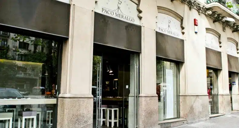 fachada do restaurante Pacomeralgo em Barcelona