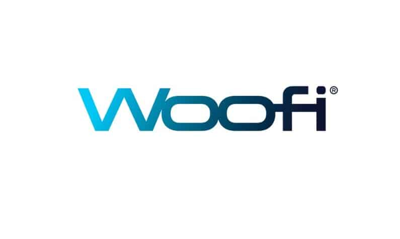 Logo da Woofi, uma das empresas de chip internacional. Com o fundo branco e letras em azul