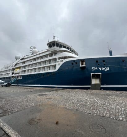 O navio SH Vega, da Swan Hellenic Cruises, aportado em Santos