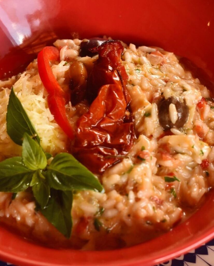 Risoto com tomates no Filomena Bistrô e Casa de Chá, um dos restaurantes da Serra do Cipó.