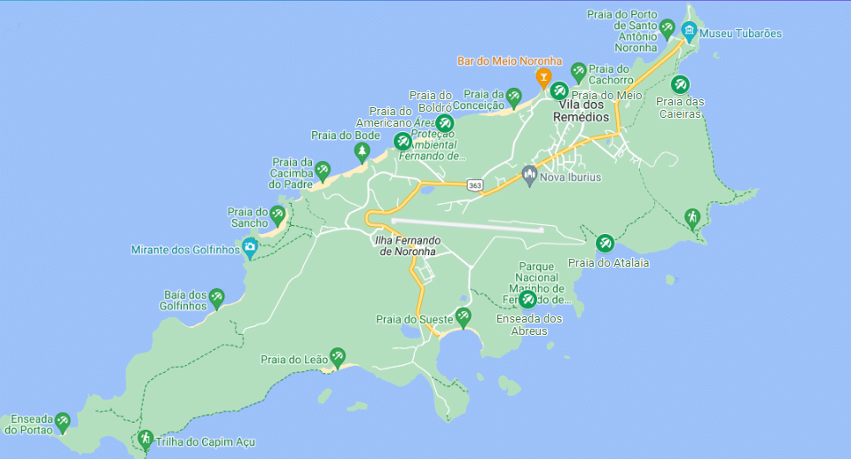 Mapa de Fernando de Noronha, mostrando pontos de interesse identificados, como praias, parques e locais turísticos, com estradas e trilhas marcadas. Representa o post sobre as melhores praias em Fernando de Noronha.
