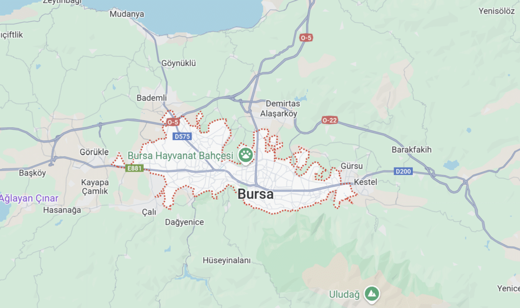 Mapa de Bursa, Turquia, mostrando estradas, áreas vizinhas e o Bursa Hayvanat Bahçesi marcado ao norte.