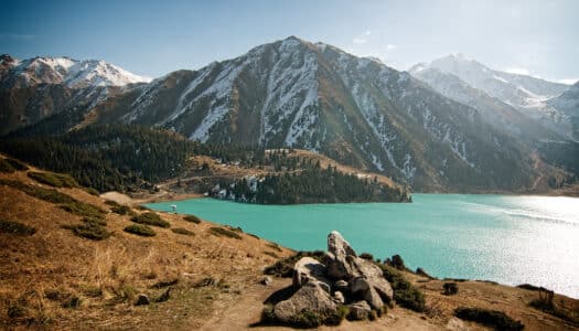 eSIM Cazaquistão: Onde comprar com desconto e como ativar?