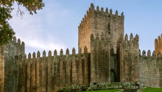 Excursão a Guimarães e Braga: Descubra o norte luso!
